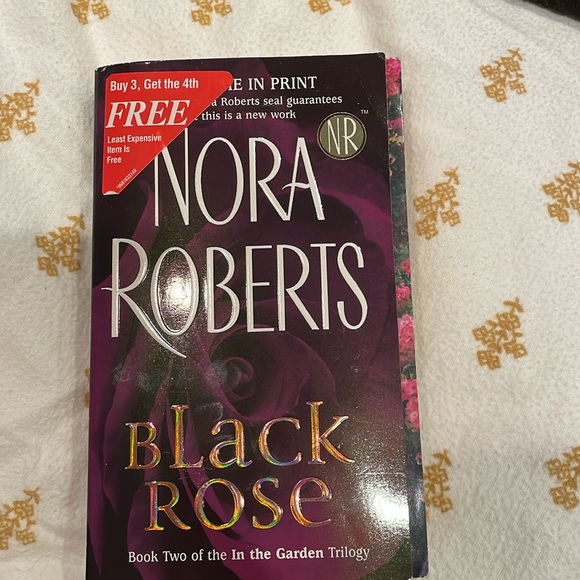 Paperback book Nora Robert’s. Black Rose - Picture 1 of 3